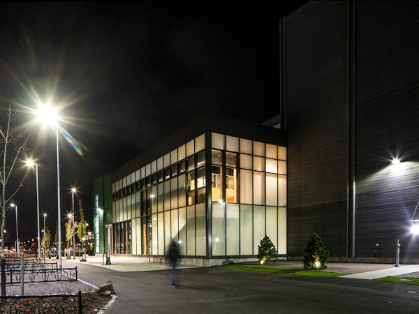 Structure Meets Light: Kungsbacka’s Sports Pavilion with OKALUX EVO