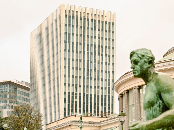 A Landmark Transformation with Şişecam