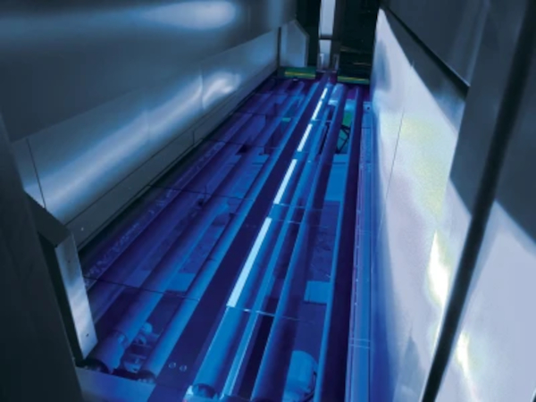 Reliably detect defects in glass - with dark field technology