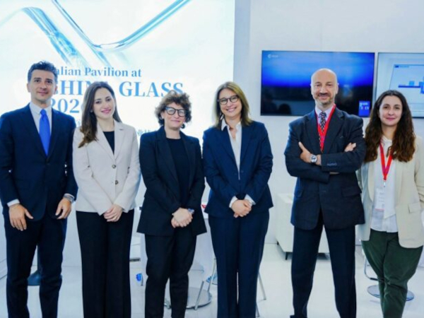 Global Strategies and Innovation: GIMAV Reviews China Glass