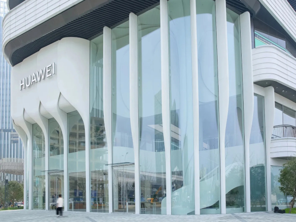 Huawei and NorthGlass: Technology Meets Craftsmanship