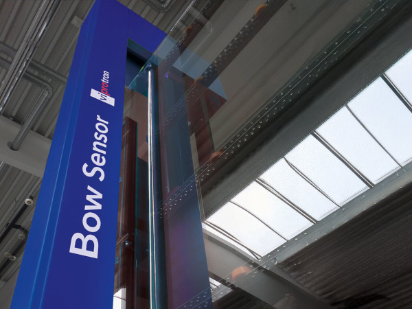 Bow Sensor: Real-Time Bow Measurement for Reliable Glass Production
