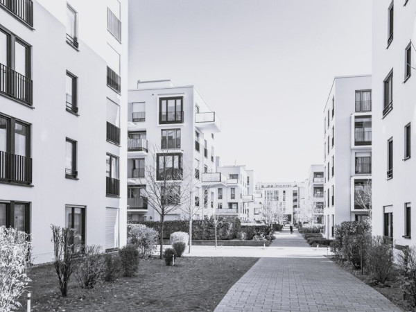 Glass for Europe contributes to the consultation on the Housing Simplification package
