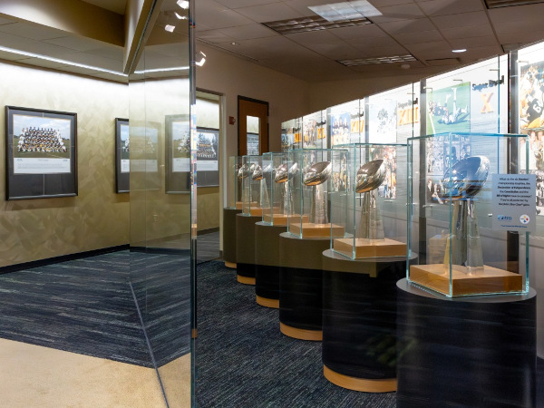 Starphire Ultra-Clear® glass by Vitro, which now safeguards the Steelers championship legacy, is one of the world’s clearest, most transparent float glass products.
