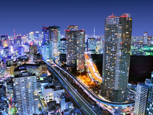 What can we learn from Japan’s approach to industrial transformation within glass?