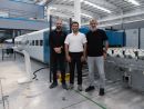 © LiSEC; l.t.r. Sait Ardıç (General Manager Ardıç Cam), Aykut Erden (Key Account Manager LiSEC), Dogukan Gür (Factory Manager Ardıç Cam) in front of the MaxLam line