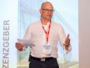 Fabian Zwick, CEO of the Glas Trösch Group, thanked partners for their close cooperation and outlined upcoming technological milestones, including the new 0.5 mm ultra-thin glass. Photo: SANCO