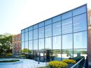 VacuMax™ VIG dons the newly renovated Hugel Welcome Center in Markle Hall on the campus of Lafayette College in Easton, PA, the first project in the U.S. to feature VacuMax™ VIG by Vitro Architectural Glass. (Photography: Jim Cunningham)