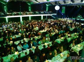 On the occasion of the 40th Anniversary of HEGLA and in recognition of the most successful year in the company’s history, the employees are in the foreground.