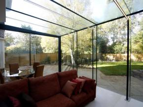 Low iron glass used in Drax Avenue to provide clear views of the garden.
