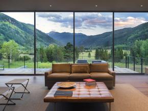 Capoferri chooses Miami to present the new series of Plathéa windows
