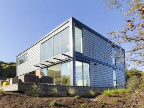 Case Study: An Abundant use of Aluminum Windows in a Pre-Fab Home