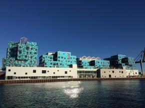 The school with the largest solar facade in the world