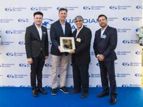 Left to right: Sutti Klovuttivat, Thailand Sales Manager, Guardian Glass; Ron Vaupel, Guardian Industries President and CEO; Dalip Kumar Pawa, Owner, Hoffen Group; and Sanjiv Gupta, General Manager, Asia Pacific Region, Guardian Glass.