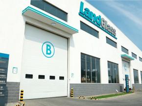 LandGlass Makes Breakthrough in Intelligent Manufacturing and Is Beefing up the LandVac Production Capacity