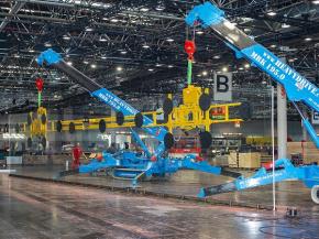 Heavydrive MRK 195.0 and the VSG 3500 K MH in use at glasstec in Düsseldorf  Image rights: Heavydrive GmbH
