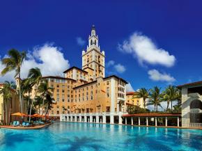 Solarban® 60 glass was chosen for the replacement of 800 guest room windows at the historic Biltmore Hotel in Coral Gables because it complied with contemporary energy codes while maintaining the neutral aesthetic of the original glass.