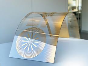 Unlimited creativity: the printed glass can be processed further into insulating and safety glass, and can even be curved.