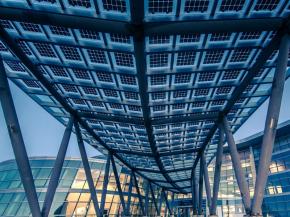 For overhead glazing, façades, balconies and sunshading elements, Solarvolt™ building-integrated photovoltaic (BIPV) modules merge renewable power generation with glass design. Public Safety Building, Salt Lake City, Utah