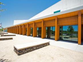 The Earvin "Magic" Johnson Recreation Area Community Event Center in Los Angeles, Calif. features Solarban® 70 glass from Vitro Architectural Glass. (Credit: Jim Cunningham)