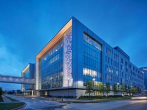 Solarban® 90 Acuity™ Glass Gleams at Parkland Moody Outpatient Center