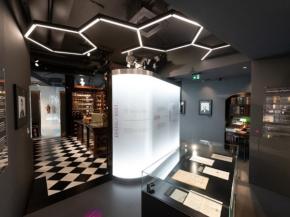 STRATO® EVA: laminated curved glass for superior strength and aesthetics