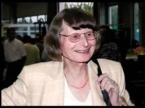 Dr. Renate Albat