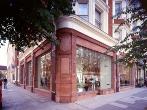 Light as a design element: KAPILUX in the Chloé flagship store