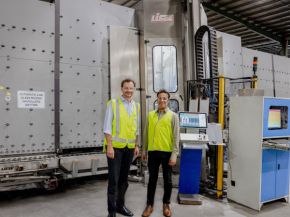 Dean Haritos, CEO of Viridian Glass (left), and Tarun Bhatia, National OPEX Manager (right) © LiSEC