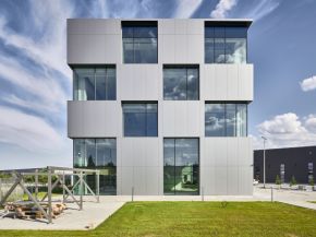 EUROGLAS glazes cubistic headquarters