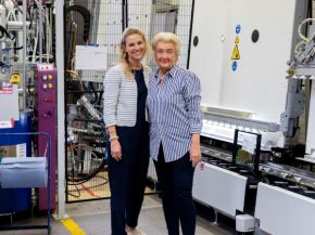 © LiSEC; Ms Bosse, Managing Director of Glas Natter, with her mother Ms Natter, former Managing Director