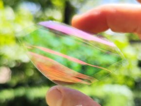 © Fraunhofer ISE As part of the “Durchblick-PV” project, the research team also manufactured flexible, organic PV modules on film.