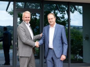 HEGLA Group under new management: Christian Decker succeeds Bernhard Hötger as CEO. Bernhard Hötger is set to retire on 30 September 2026.