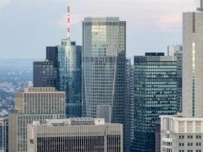 With FOUR Frankfurt, a multifunctional new urban district has been created in the heart of the bankers' city. It opens up to the city on all sides. The complexity of the overall construction combined with its open-plan architecture required the highest le