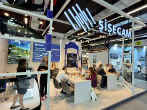 Şişecam Showcased Advanced Automotive Glass Solutions at Automechanika Fair