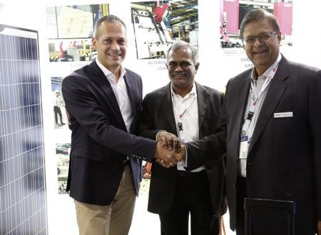 Christian Krenn (LiSEC) with Mr. Ramaswami and Mr. Kheruka (Borosil) after signing the contract Christian Krenn (LiSEC) with Mr. Ramaswami and Mr. Kheruka (Borosil) after signing the contract
