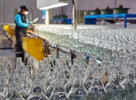 Şişecam Group’s glass packaging production capacity in Turkey reaches 1.2 million ton Şişecam Group’s glass packaging production capacity in Turkey reaches 1.2 million ton