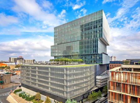 The Epic I office building in Dallas boasts Solarban® 90 Starphire® glass and Solarban® 72 glass from Vitro Architectural Glass. (Photo: Tom Kessler)