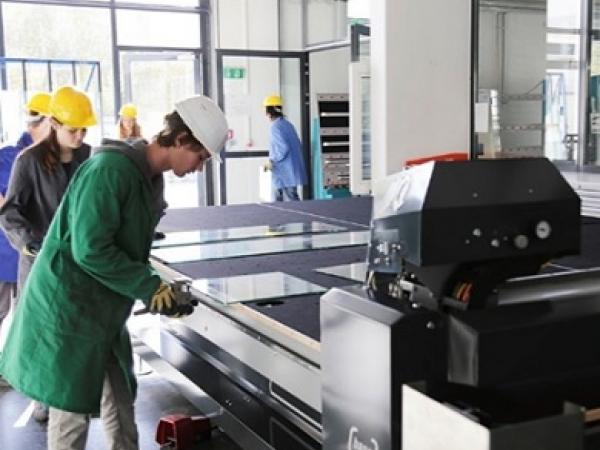  LiSEC Cutting Table used in the Tyrolean Glasfachschule