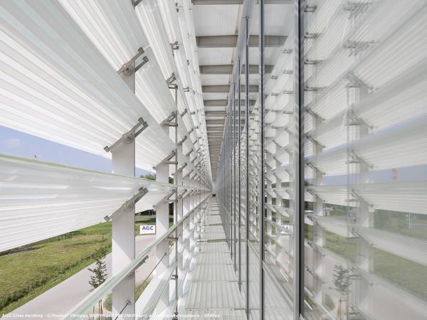 Evaluation of Adaptive Facades: The Case Study of AGC Headquarter in Belgium Evaluation of Adaptive Facades: The Case Study of AGC Headquarter in Belgium