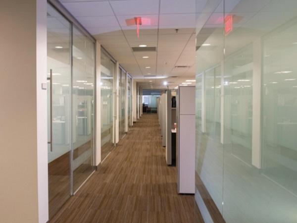 Demountable glass partitions at Lincoln Financial (Radnor, Pa.) by AGI member Reilly Glazing, Inc.