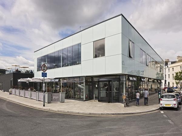StoVentec Glass puts on a striking performance at new theatre venue StoVentec Glass puts on a striking performance at new theatre venue