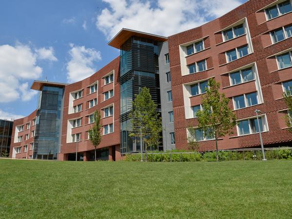 Wausau’s curtainwall, windows and sun shades shape the University of Pennsylvania’s New College House Wausau’s curtainwall, windows and sun shades shape the University of Pennsylvania’s New College House