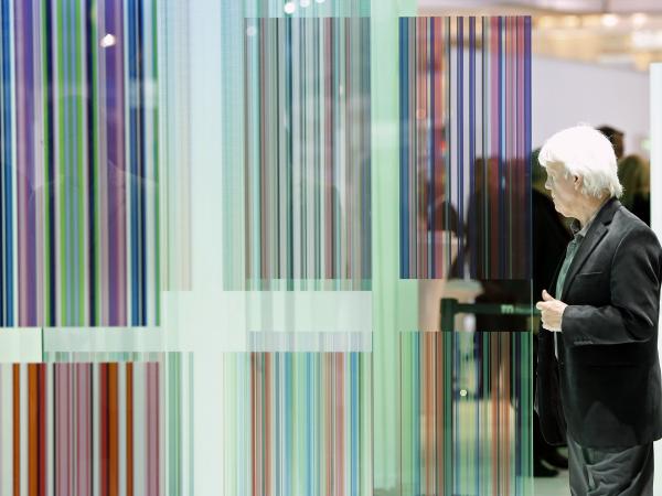 Colourful glass world: This year, the special show “glass technology live” will once again present numerous innovative solutions for building interiors. 