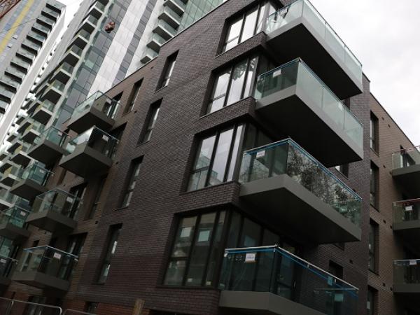 Once again Sapphire installs all 20 balconies at Woodberry Down development in one day
