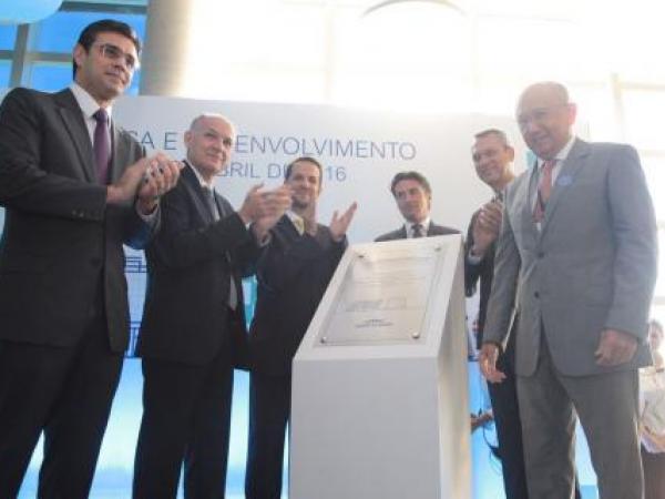 Opening ceremony with Pierre-André de Chalendar, Thierry Fournier, Paul Houang and local and governmental authorities from the State of São Paulo and the Consul of France in São Paulo.