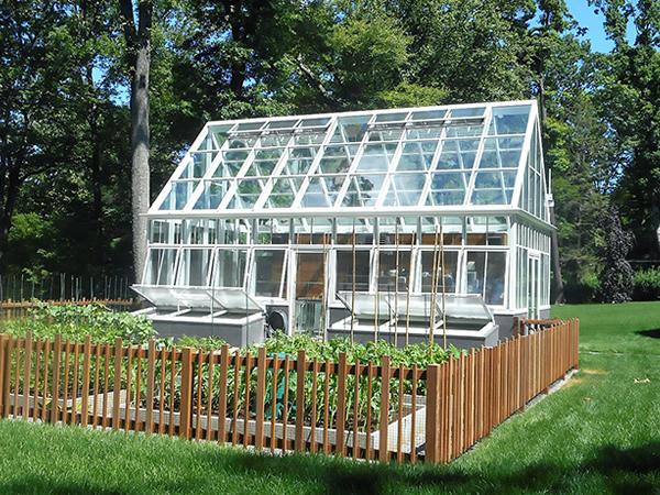 Achieving Victorian Style in a Modern Greenhouse Achieving Victorian Style in a Modern Greenhouse