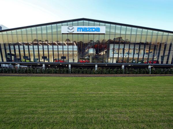 Viridian’s SuperClear™ glass at Mazda Australia’s new home Viridian’s SuperClear™ glass at Mazda Australia’s new home