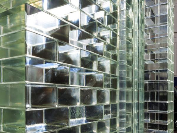 Crystal Houses, where Glass is at home with modernity & tradition Crystal Houses, where Glass is at home with modernity & tradition