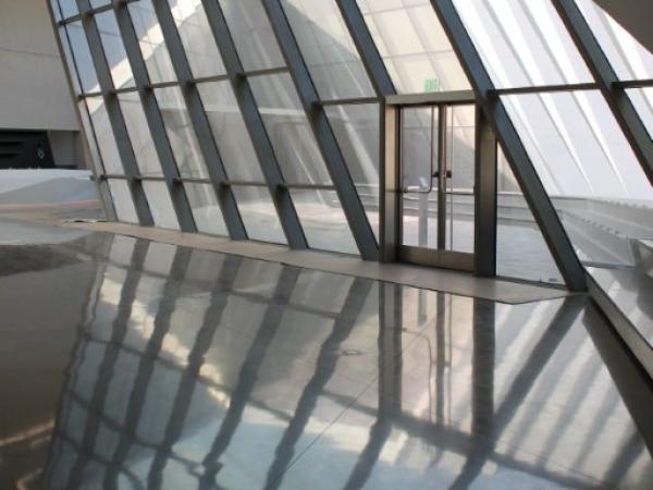 Guardian jumbo-sized glass is featured on the Eli and Edythe Broad Art Museum at Michigan Sate University. Photo: Jason Meyers